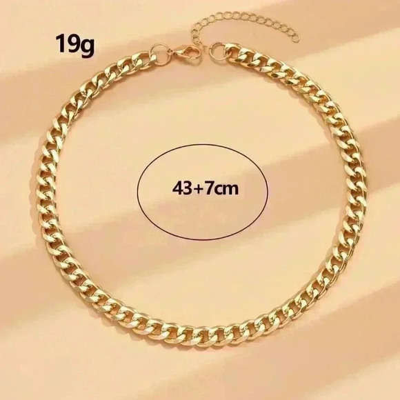 Yellow Gold Women's Minimalist Chain Necklace - Picture 4 of 4